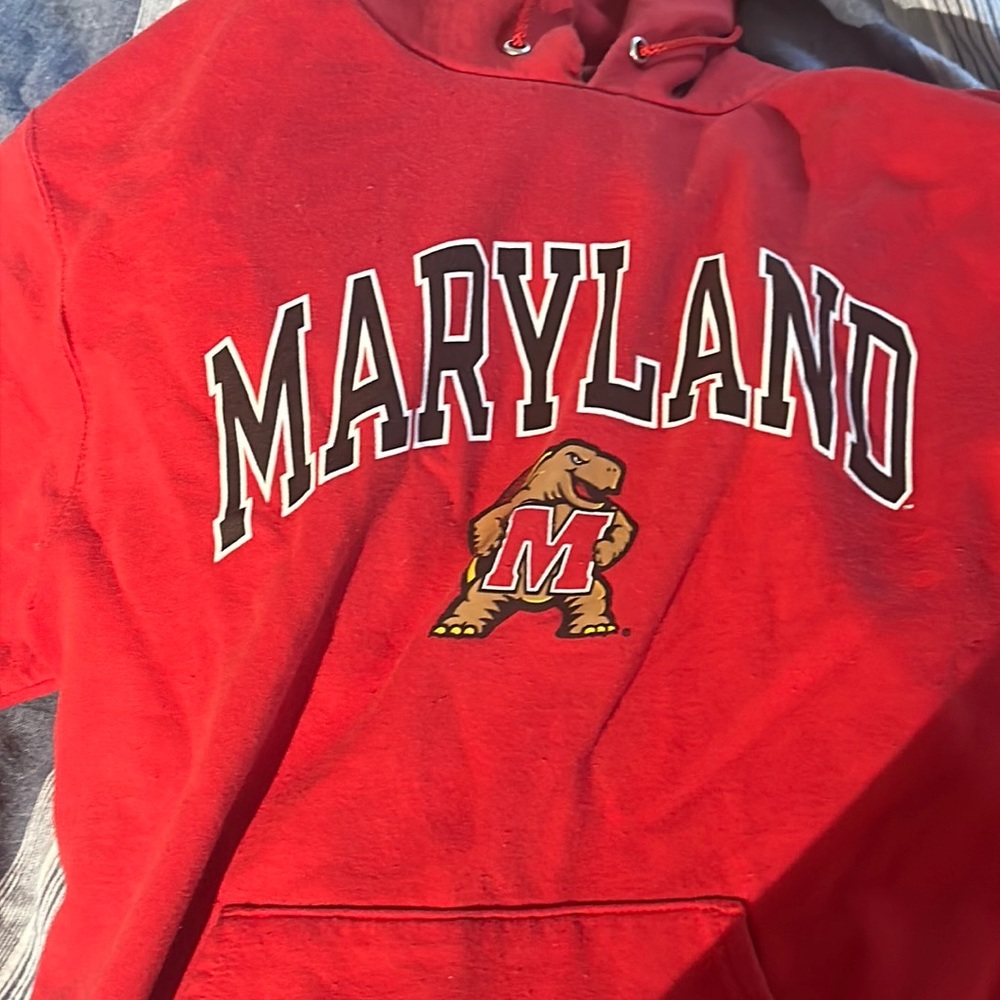 Maryland University sweatshirt